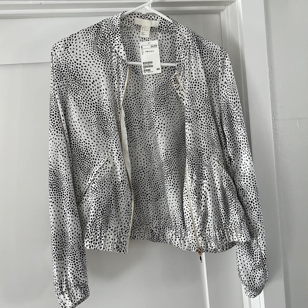 H&M White and black animal print polyester jogger jacket